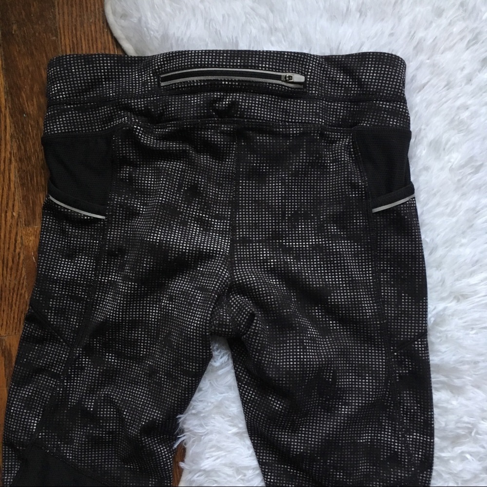 Athleta Maze Be Free Crops In Deep Black - Picture 5 of 7
